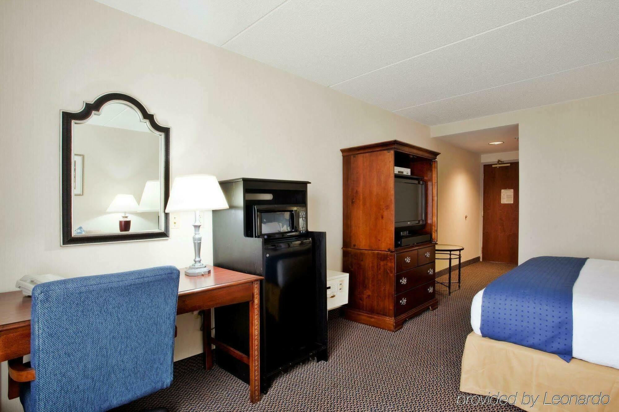 Holiday Inn Express & Suites Newport News, An Ihg Hotel Ruang foto